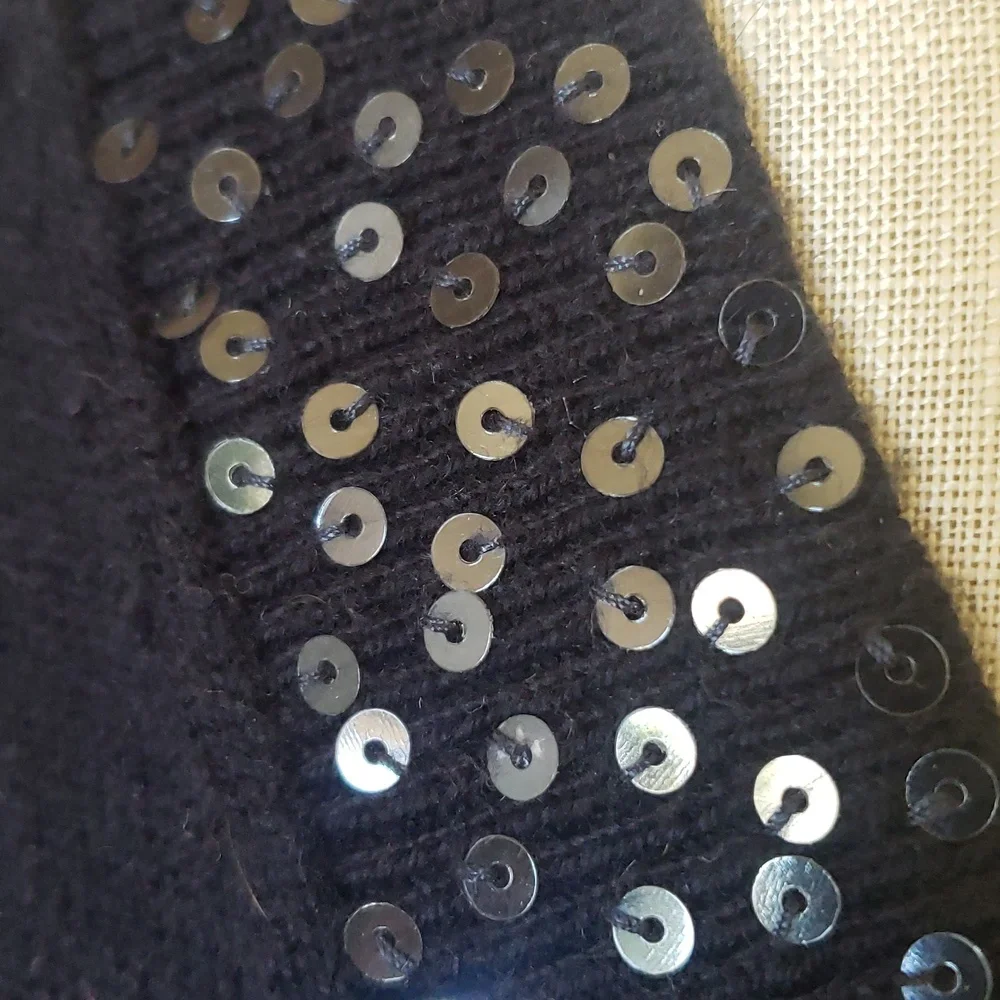 LANDS' END Black Cashmere Wool Sweater – Sequined V‑Neck | EXTRA SMALL